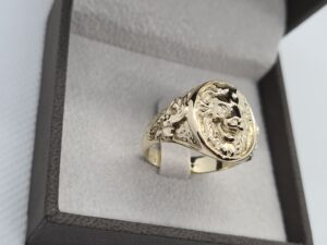 Lion ring gothic